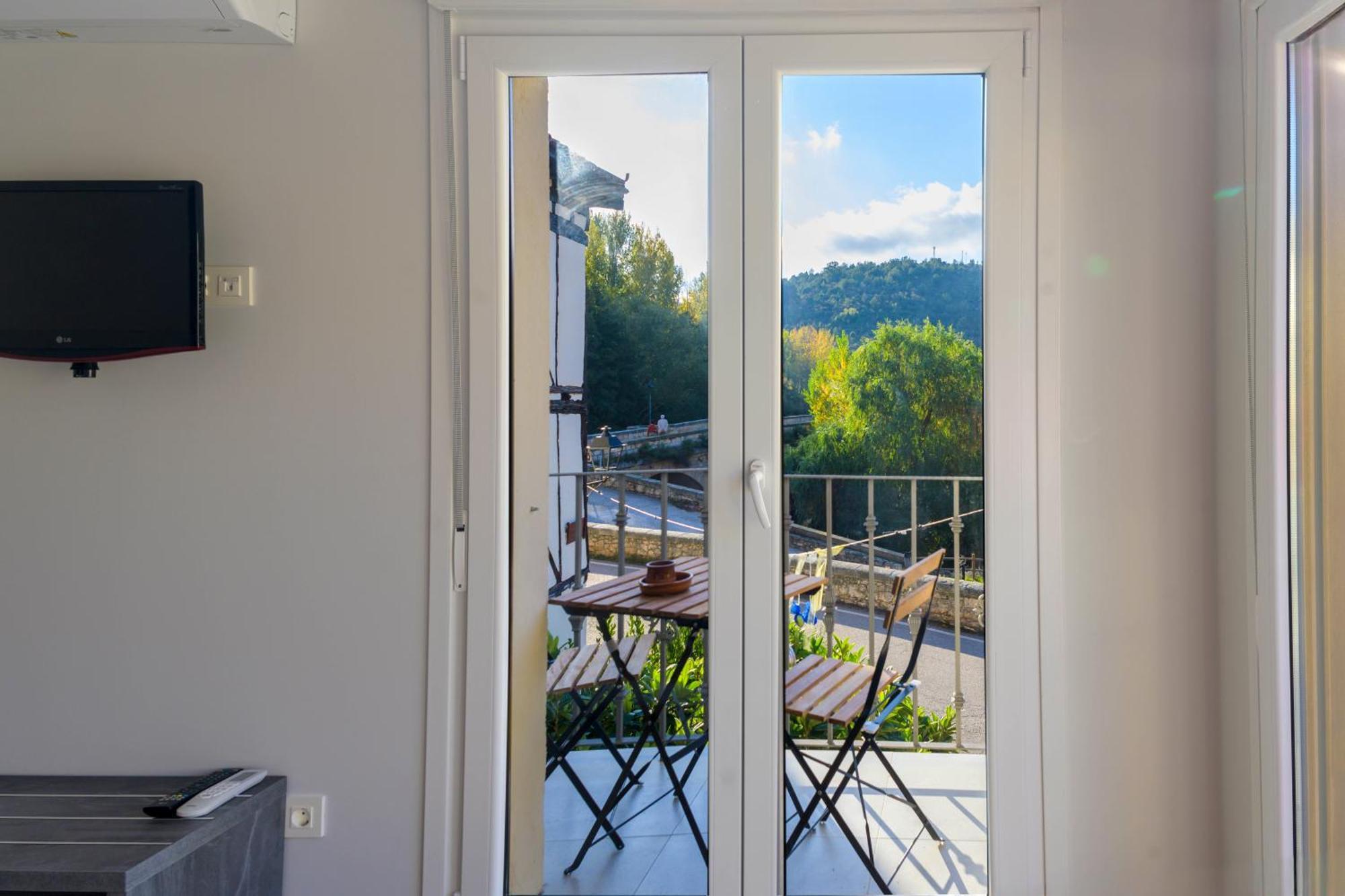 Apartamentos El Puente Коваррубиас Экстерьер фото